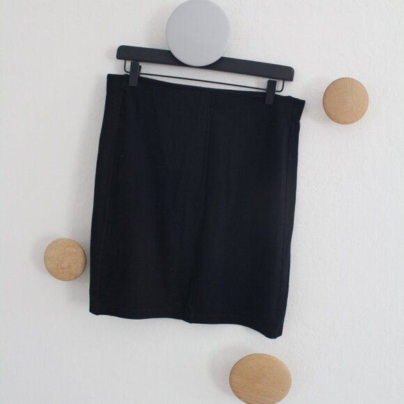 Uniqlo Pencil Skirt Size Medium / Pull Up - Picture 3 of 6